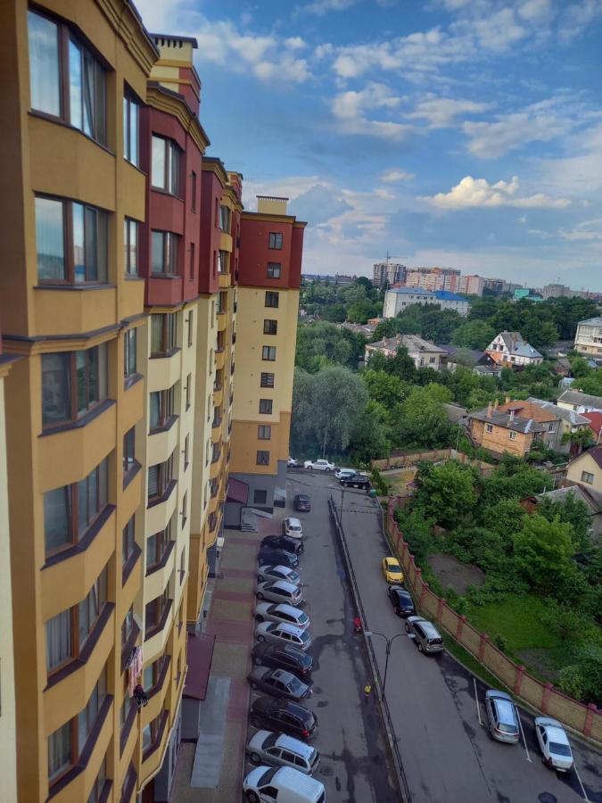 Апартаменти Люкс В Центрі, На Вулиці Набережна,10 З Парковкою Lutsʼk المظهر الخارجي الصورة